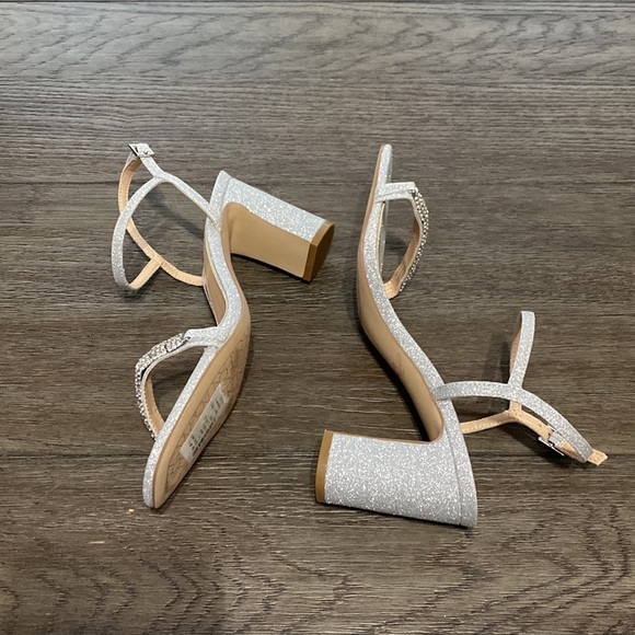 NWT Jewel Badgley Mischka Silver jewel dressy block heels | Size 7 - Picture 3 of 13
